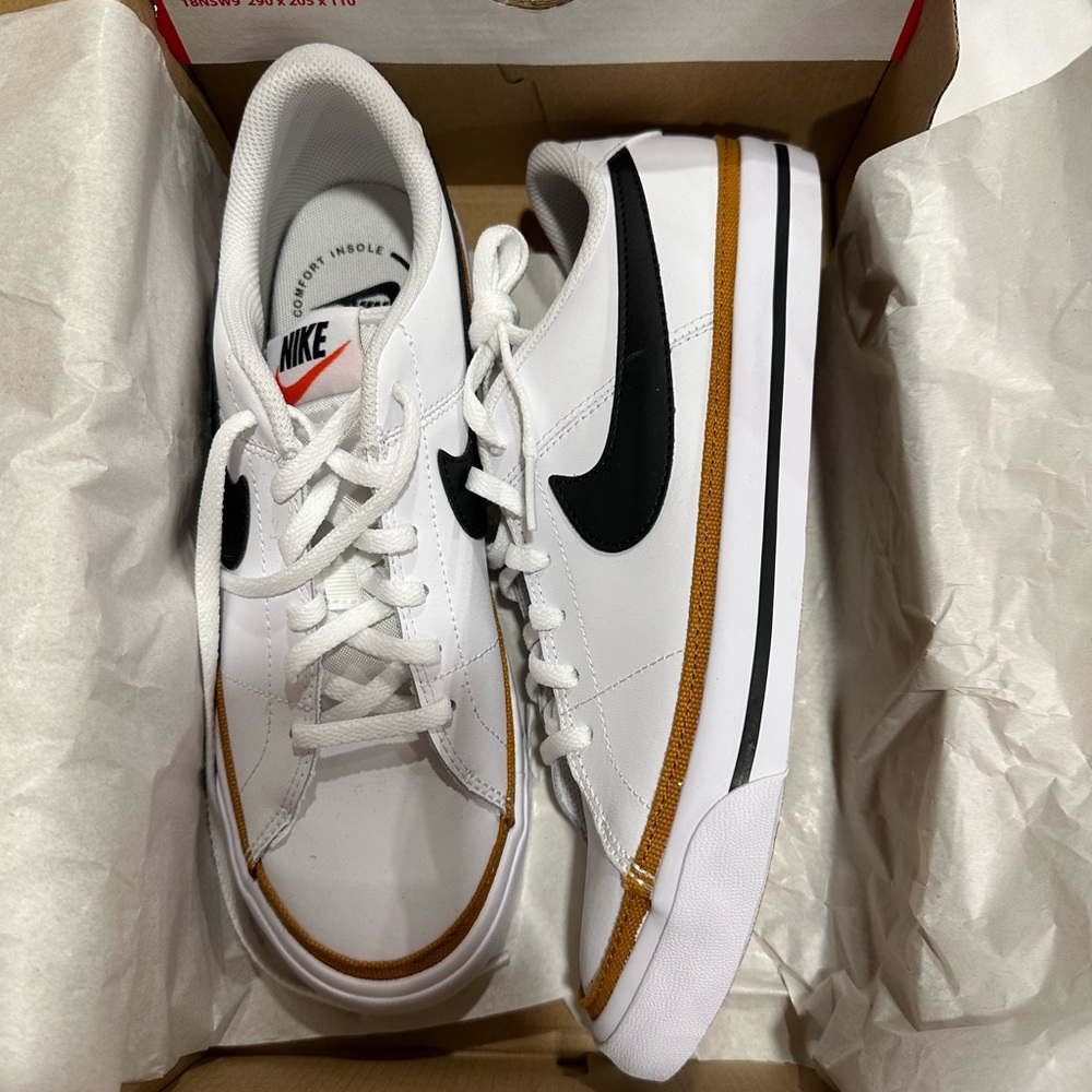 Nike Court Legacy